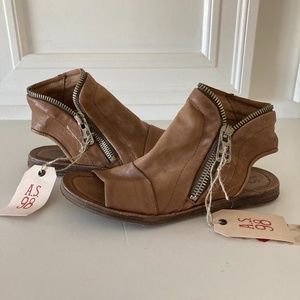 NWT Free People A.S98 Hazey Zip Brown Leather Boot Sandals Sz 39